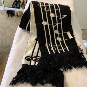 Black and white scarf.